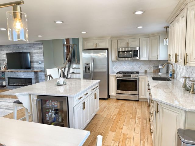 39228 Venetian Drive, Harrison Twp, MI 48045