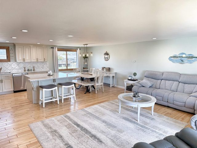 39228 Venetian Drive, Harrison Twp, MI 48045