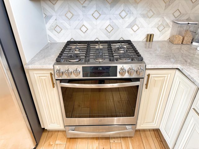 39228 Venetian Drive, Harrison Twp, MI 48045