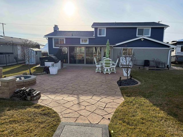 39228 Venetian Drive, Harrison Twp, MI 48045