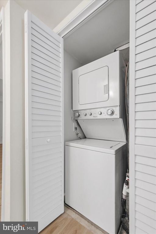 Image 14 of property listing at 604 NEWBRIDGE CT #3-604, Arnold, MD 21012