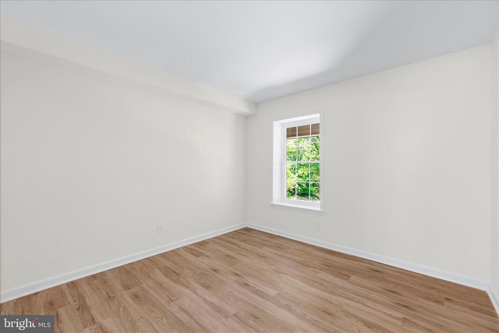 Image 16 of property listing at 604 NEWBRIDGE CT #3-604, Arnold, MD 21012