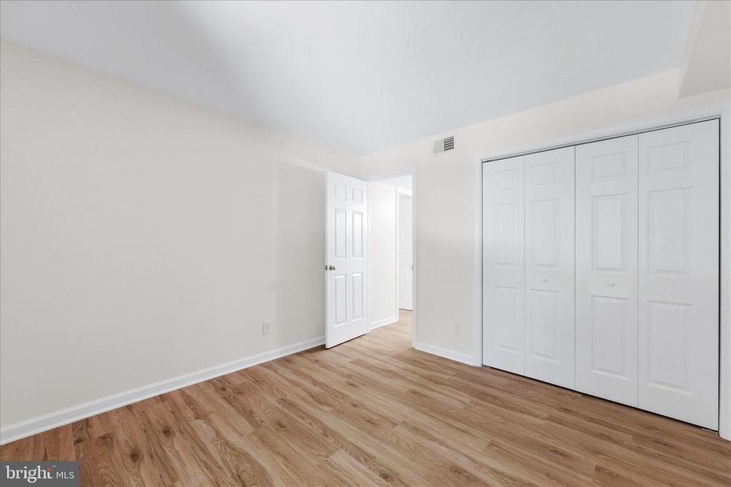 Image 19 of property listing at 604 NEWBRIDGE CT #3-604, Arnold, MD 21012