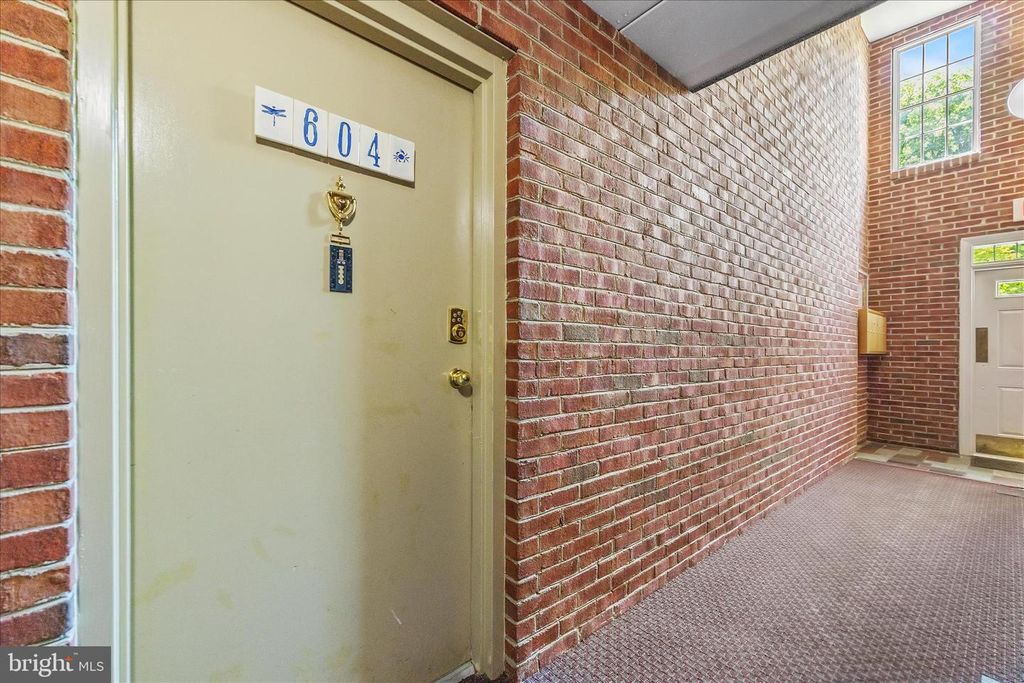 Image 2 of property listing at 604 NEWBRIDGE CT #3-604, Arnold, MD 21012