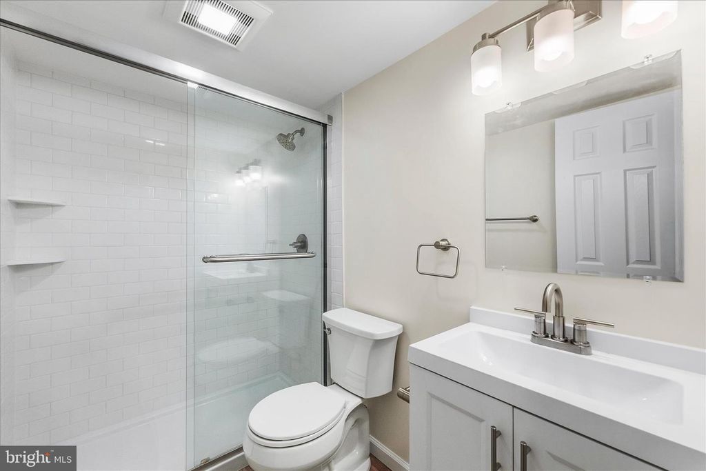 Image 20 of property listing at 604 NEWBRIDGE CT #3-604, Arnold, MD 21012