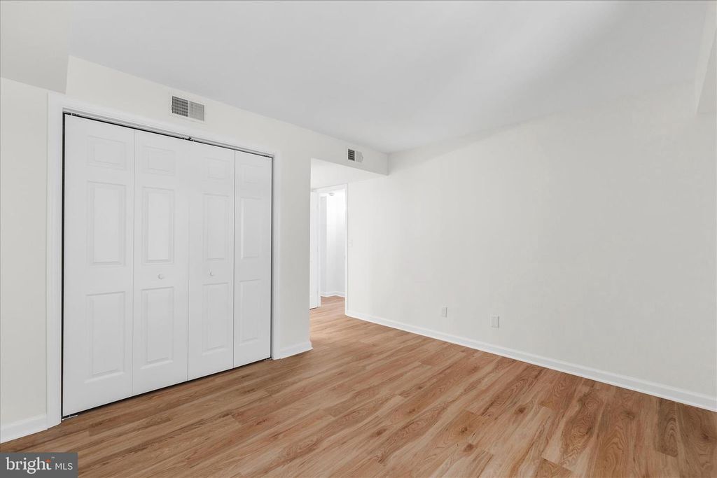 Image 23 of property listing at 604 NEWBRIDGE CT #3-604, Arnold, MD 21012