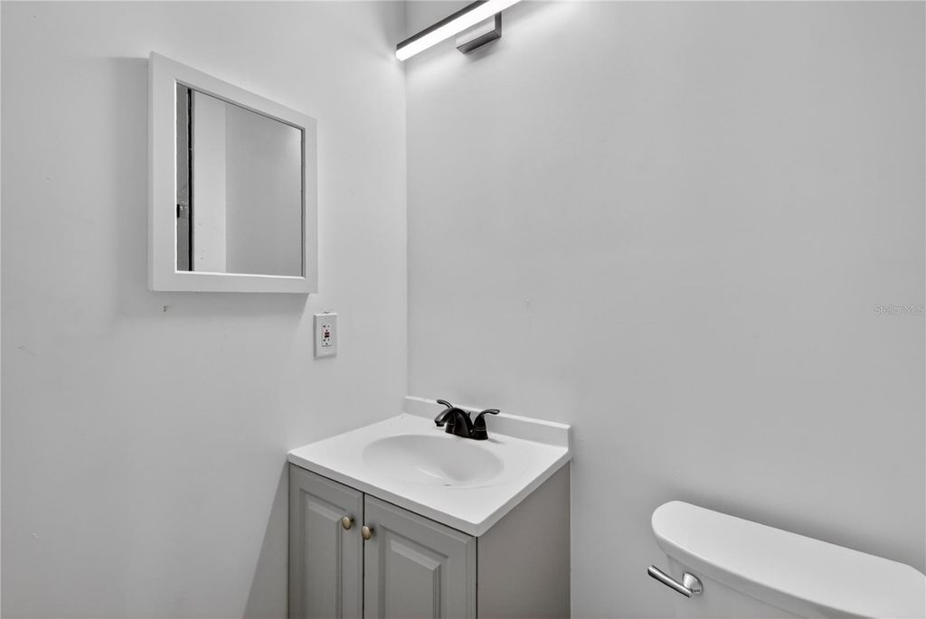 Image 13 of property listing at 5121 PICADILLY CIRCUS COURT, Orlando, FL 32839