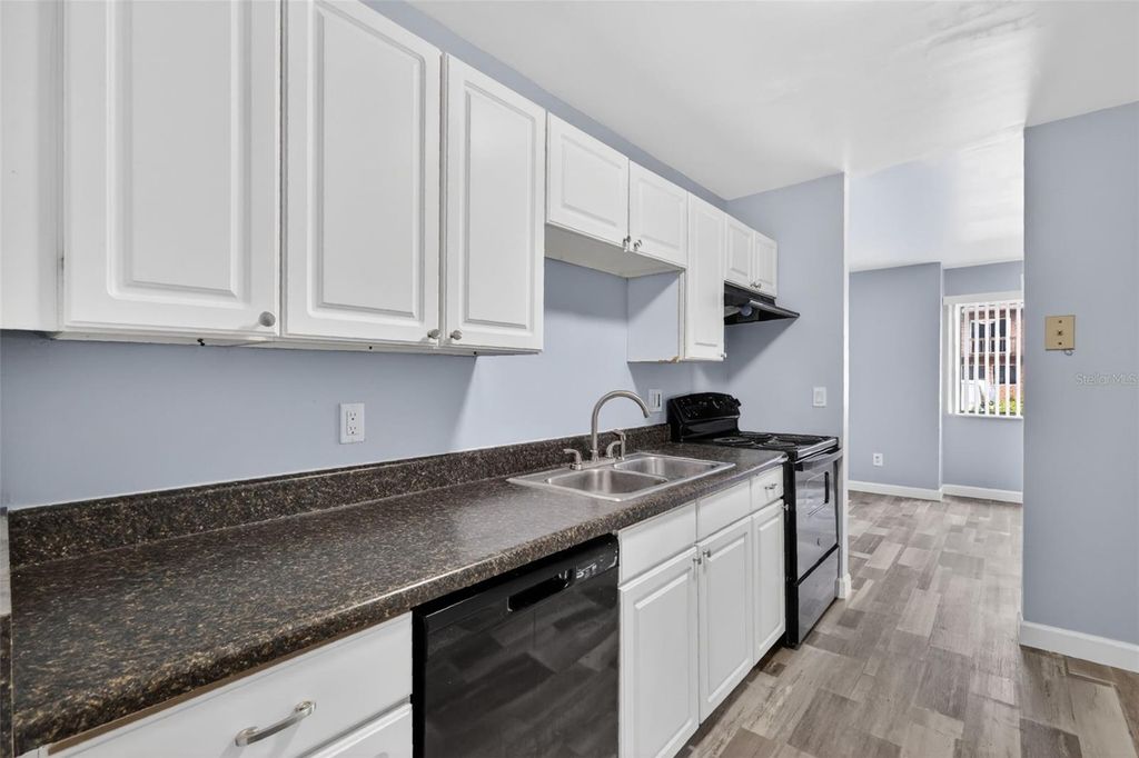 Image 4 of property listing at 5121 PICADILLY CIRCUS COURT, Orlando, FL 32839