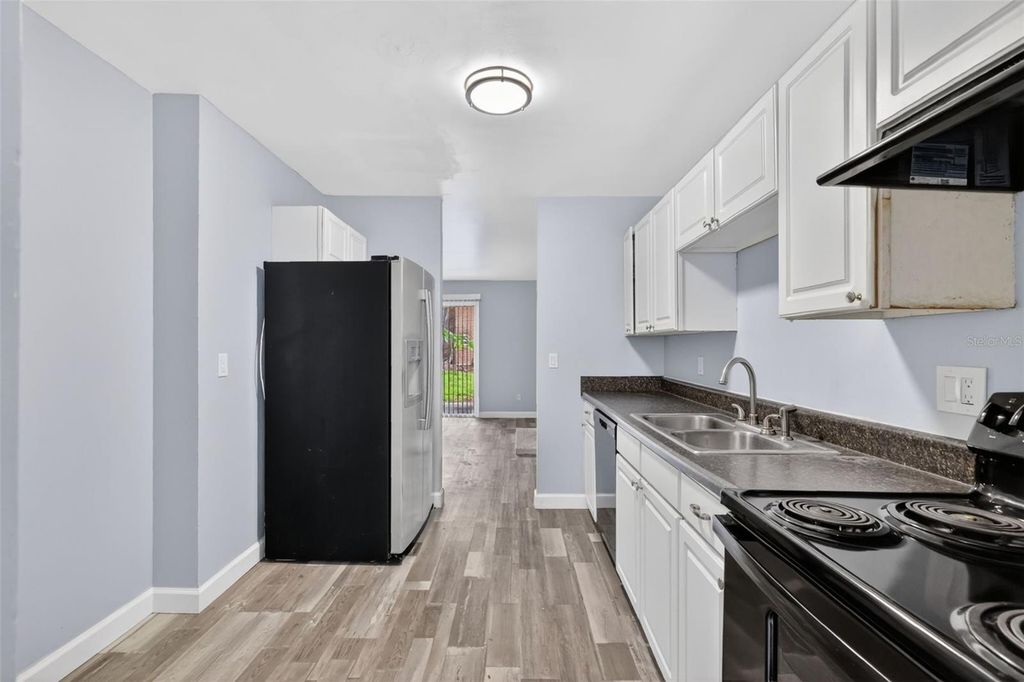 Image 5 of property listing at 5121 PICADILLY CIRCUS COURT, Orlando, FL 32839