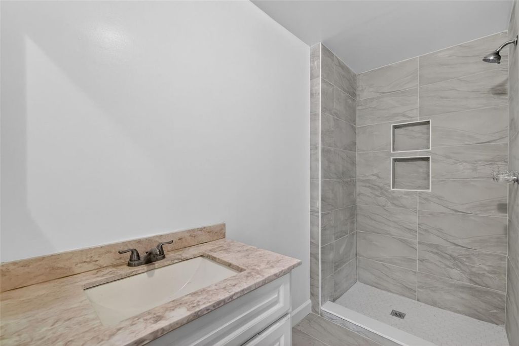 Image 9 of property listing at 5121 PICADILLY CIRCUS COURT, Orlando, FL 32839