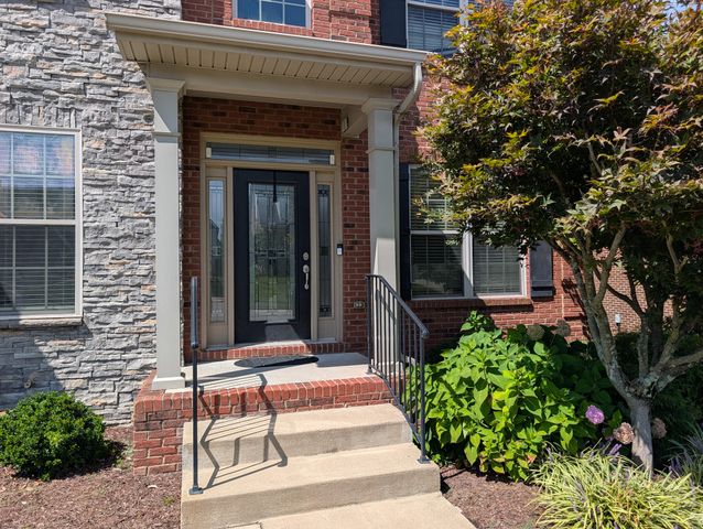 132 Sunningdale Drive, Georgetown, KY 40324