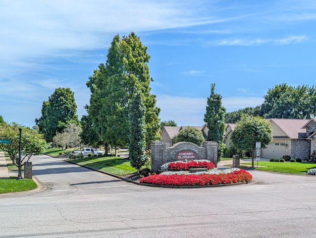 132 Sunningdale Drive, Georgetown, KY 40324