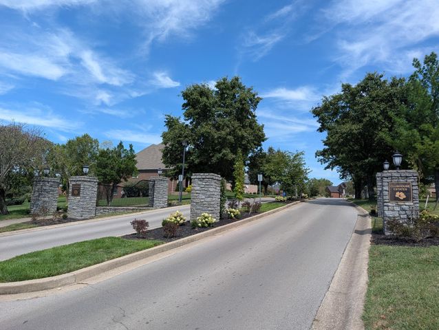 132 Sunningdale Drive, Georgetown, KY 40324
