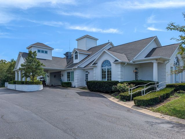 132 Sunningdale Drive, Georgetown, KY 40324