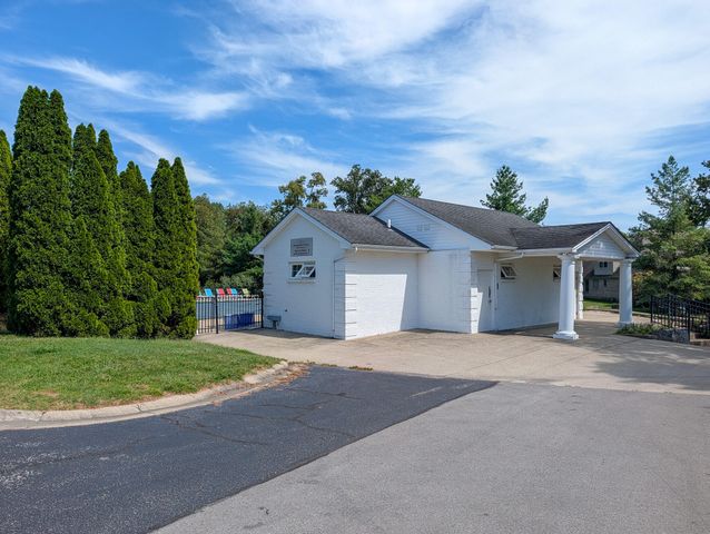 132 Sunningdale Drive, Georgetown, KY 40324