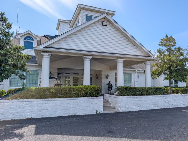 132 Sunningdale Drive, Georgetown, KY 40324