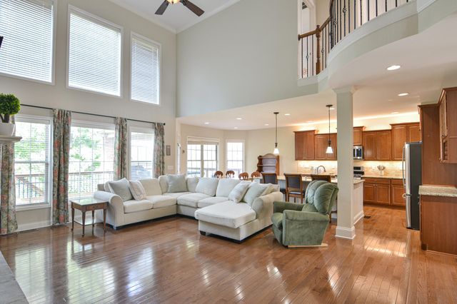 132 Sunningdale Drive, Georgetown, KY 40324