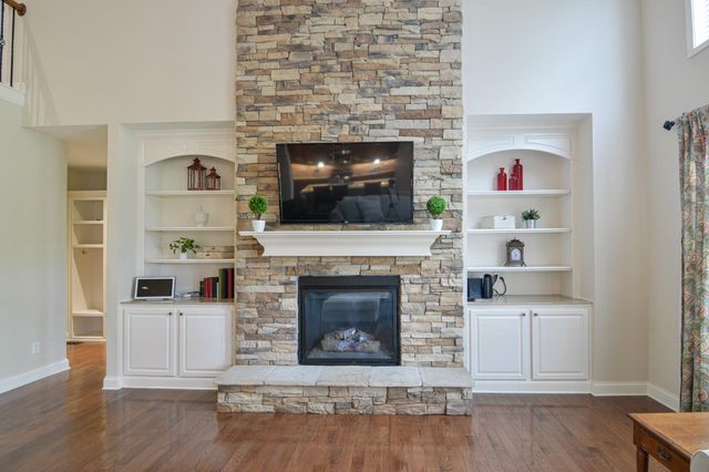 132 Sunningdale Drive, Georgetown, KY 40324