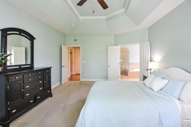 132 Sunningdale Drive, Georgetown, KY 40324