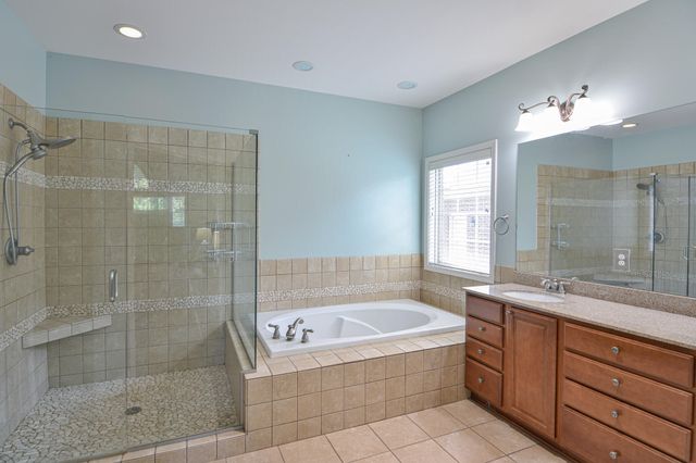 132 Sunningdale Drive, Georgetown, KY 40324