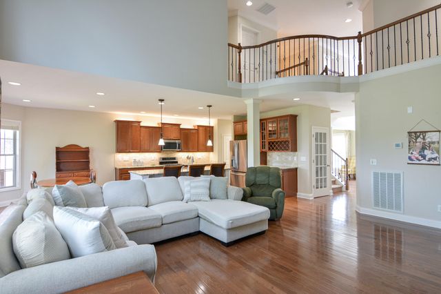 132 Sunningdale Drive, Georgetown, KY 40324