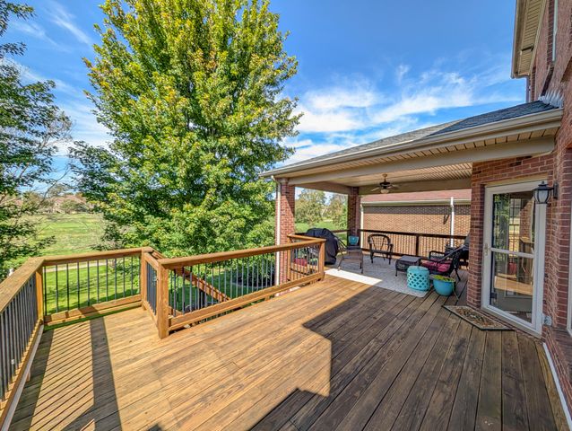 132 Sunningdale Drive, Georgetown, KY 40324