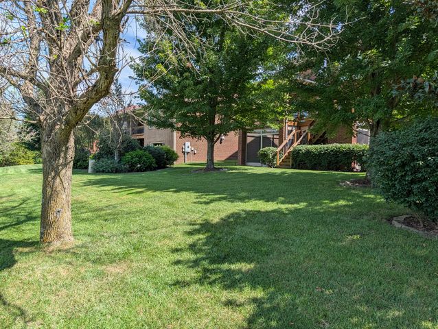132 Sunningdale Drive, Georgetown, KY 40324