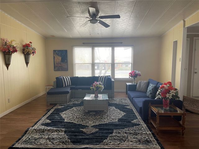 301 Sheri Lane, Roanoke, TX 76262