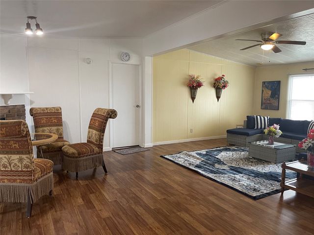 301 Sheri Lane, Roanoke, TX 76262