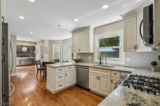 2 LINK PLACE, Edison Twp., NJ 08820
