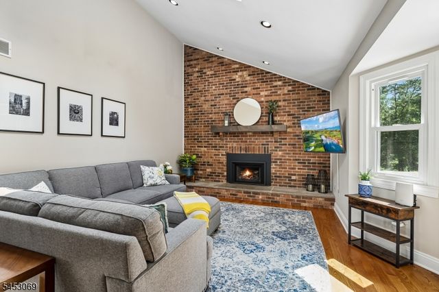 2 LINK PLACE, Edison Twp., NJ 08820