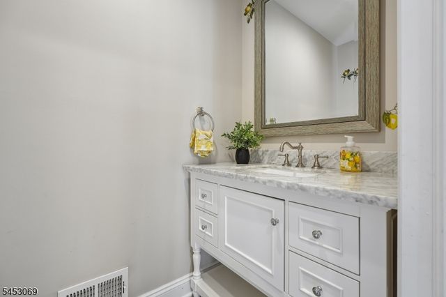 2 LINK PLACE, Edison Twp., NJ 08820