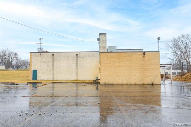 1002 E South Street, Jackson, MI 49203