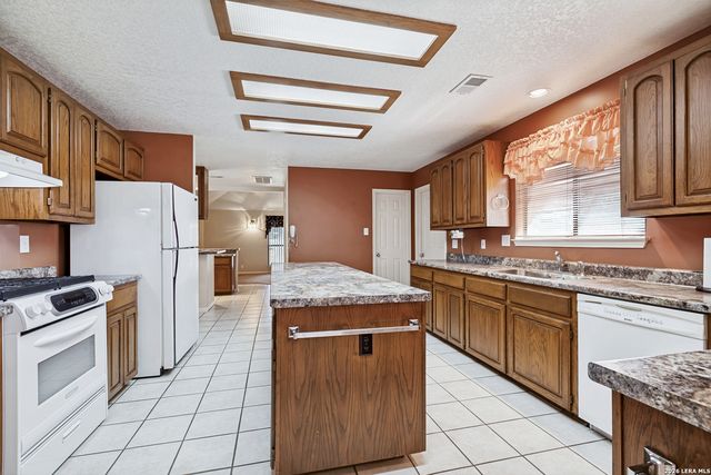 2577 John Charles, Bulverde, TX 78163