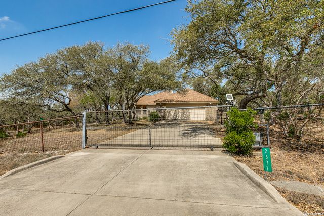 2577 John Charles, Bulverde, TX 78163
