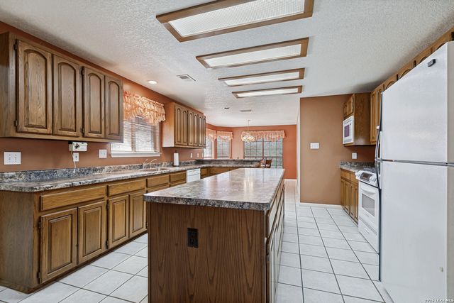 2577 John Charles, Bulverde, TX 78163