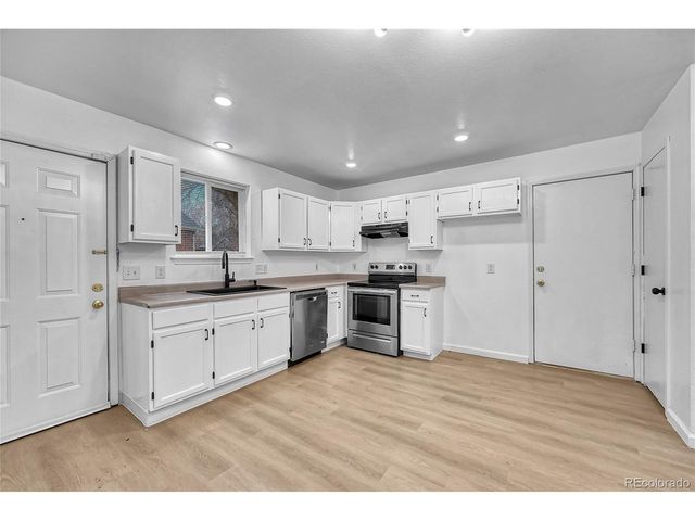 4240 S Ireland St, Aurora, CO 80013