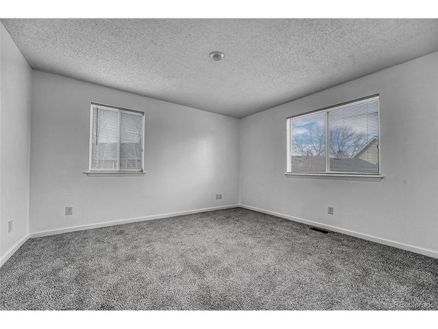 4240 S Ireland St, Aurora, CO 80013