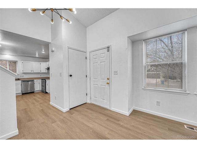 4240 S Ireland St, Aurora, CO 80013