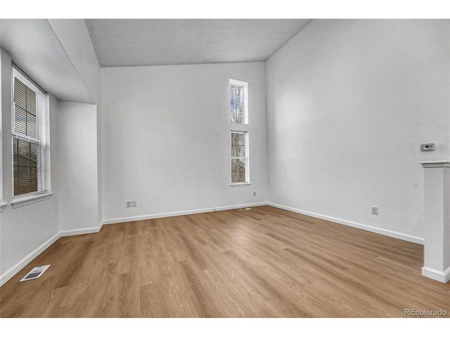 4240 S Ireland St, Aurora, CO 80013