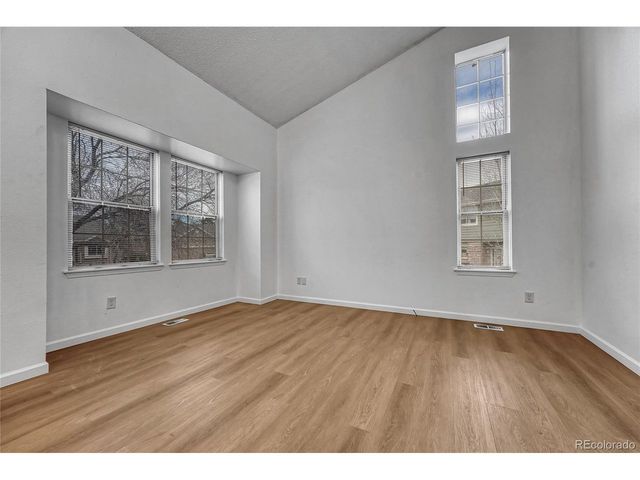 4240 S Ireland St, Aurora, CO 80013