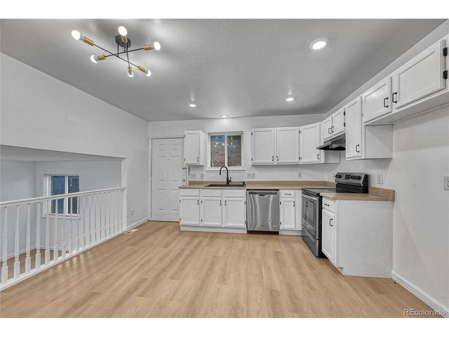 4240 S Ireland St, Aurora, CO 80013