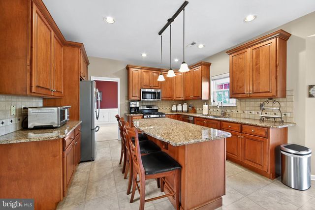 4013 BITTERSWEET CIR, Collegeville, PA 19426