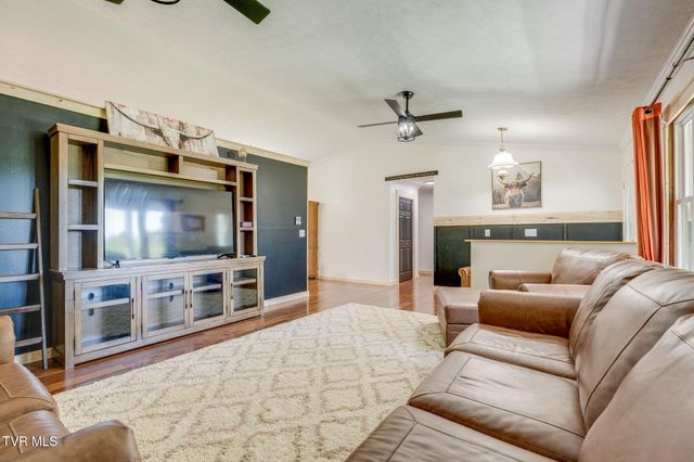 143 Meadowbrook Lane, Rogersville, TN 37857