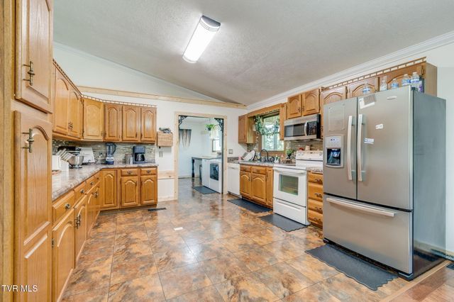 143 Meadowbrook Lane, Rogersville, TN 37857