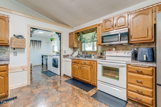 143 Meadowbrook Lane, Rogersville, TN 37857