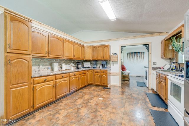 143 Meadowbrook Lane, Rogersville, TN 37857
