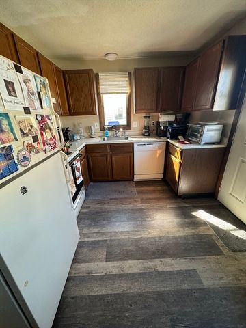 884-886 Saint James Ave, Springfield, MA 01104