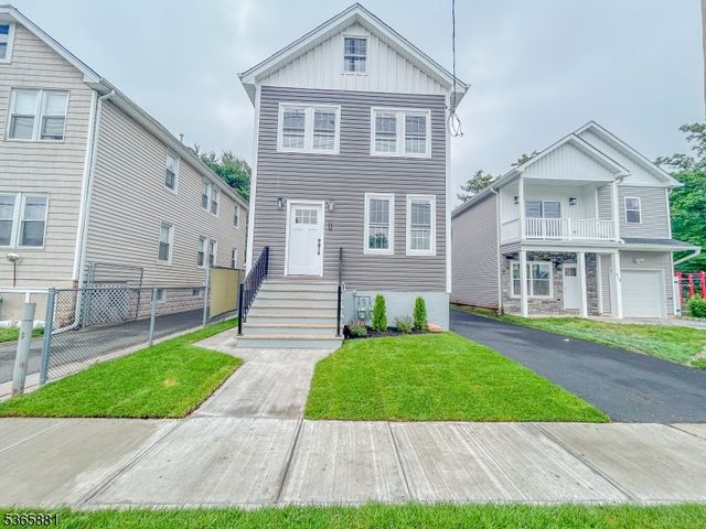 413 E 9Th Ave, Roselle Boro, NJ 07203