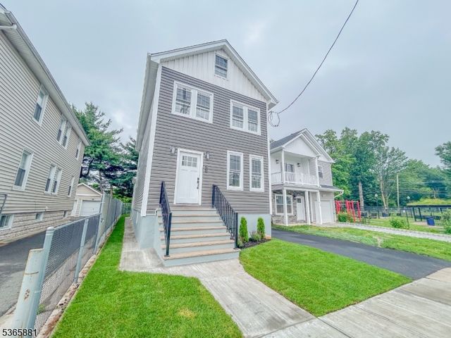 413 E 9Th Ave, Roselle Boro, NJ 07203